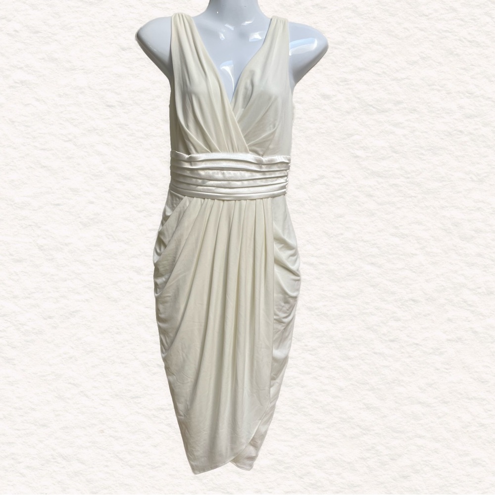 Le chateau XS Fitted Off white Dress